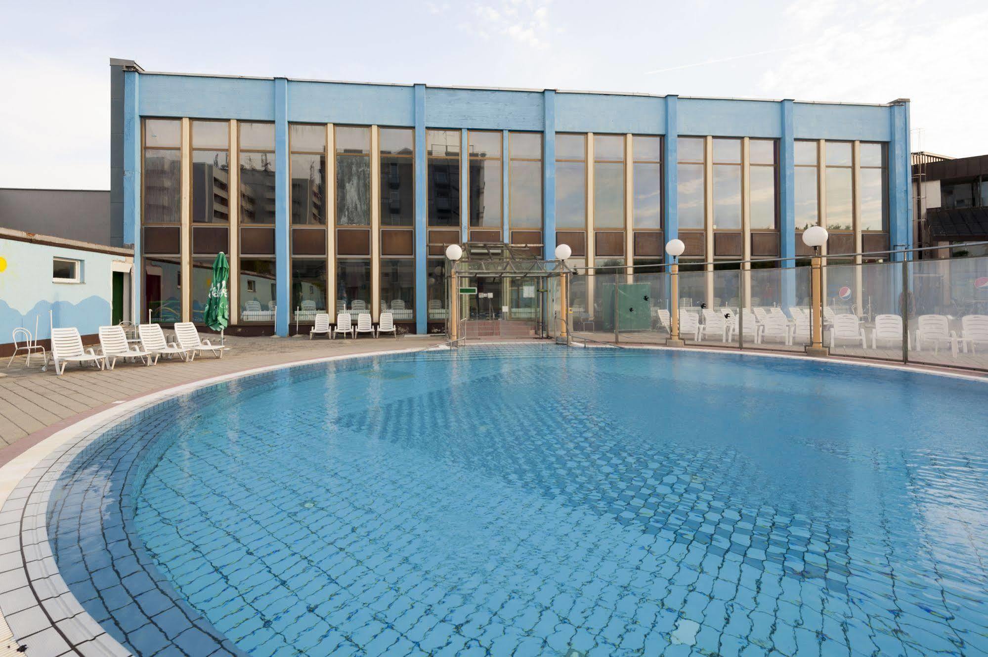 Hotel Izvir - Sava Hotels & Resorts Radenci Exterior photo